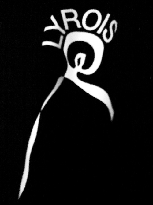 Lyrois: The Mohawk-Logo on a Tee